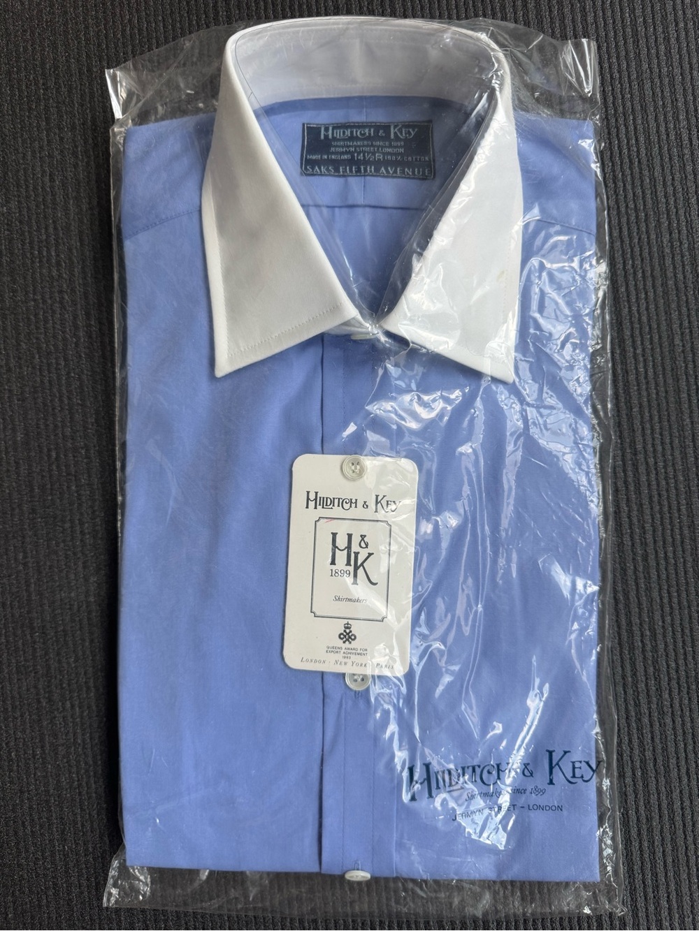 Hilditch & Key Men's Light Blue Dress Shirt with White Contrast Collar